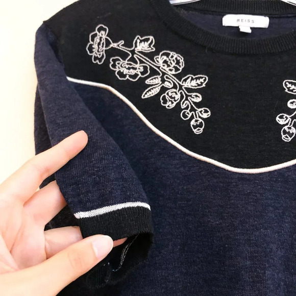 Reiss Navy Linen Blend Floral Embroidered Short Sleeve Designer Knit Top Small - Picture 4 of 9